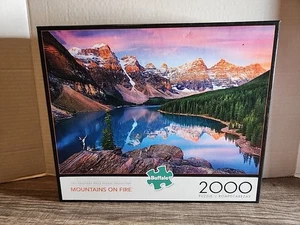 Puzzle Montagne in Fuoco Giochi di Buffalo 2000 Pezzi 38" x 26" NUOVO Sigillato - Foto 1 di 8