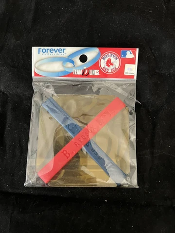 BOSTON RED SOX RUBBER WRISTBAND BRACELET TEAM LINKS FOREVER Cover
