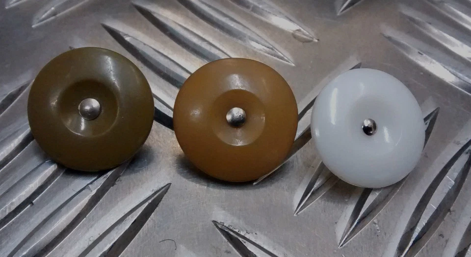 Original Vintage Británico Plástico Caña Fatiga / General Botones X6 Modelo - - Imagen 1 de 1