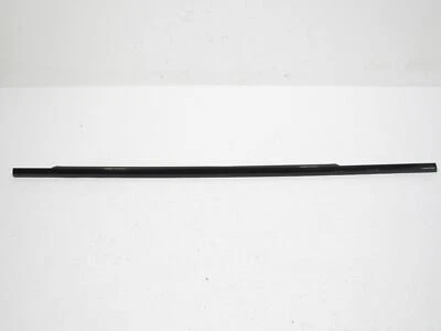 17-20 Jaguar F-Pace 2018 cinturón puerta conductor trasero izquierdo moldura ventana | Foto 1 de 4