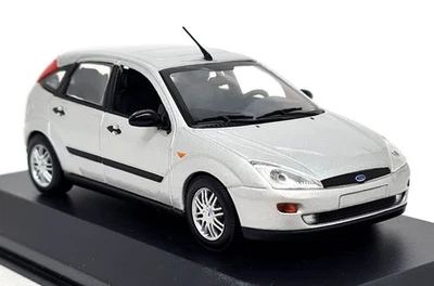 Minichamps 1/43 Ford Focus MK1 2002 Silver Diecast Scale model Car - Image 1 of 4