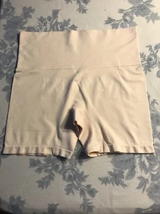 NWOT HSN Yummie Seamless H.Thomas Brief Boy Shorts - Nude - Panty Size - L/XL - Picture 1 of 7