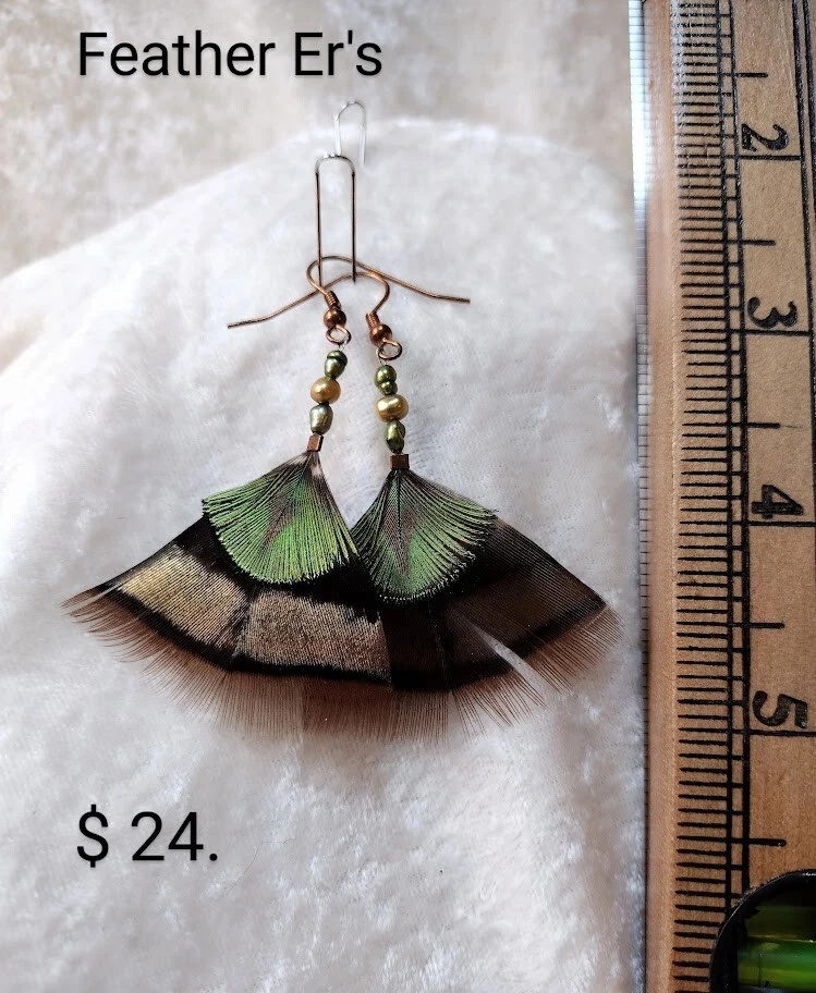 Pendientes Auténticos Pluma y Perlas de Agua Dulce Colgados de Alambres de Oído de Gancho de Cobre! Foto 1 de 1