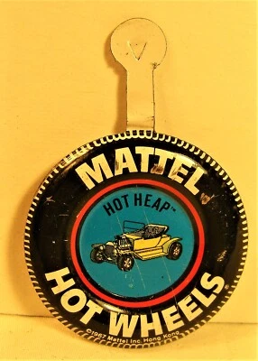 Pin insignia de hojalata original vintage Mattel Hot Wheels Hot Heap 1967 línea roja Foto 1 de 3