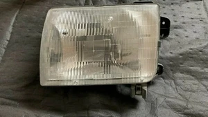 00-01 Nissan Exterra Left Headlight - Picture 1 of 4