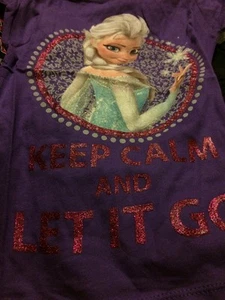 Camisa mediana E8 Disney Frozen Queen Elsa Keep Calm Let It Go púrpura brillante - Imagen 1 de 1