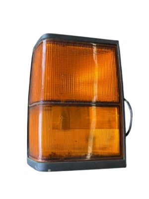 Range Rover Classic 1989-1995 OEM Right Passenger Side Turn Signal PRC8947 - Image 1 of 4