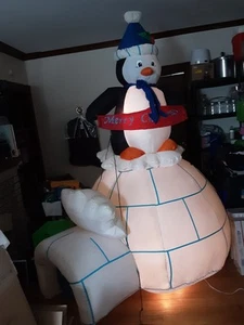 RARE Gemmy Christmas Airblown Inflatable 8 Feet Igloo Penguin 2004 WORKS TESTED - Picture 1 of 24