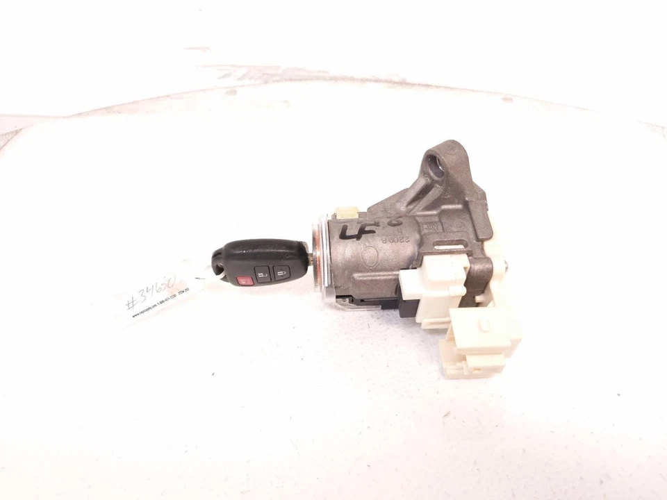 2014-2019 Toyota Highlander Auto Trans Ignition Lock Cylinder W/ Key 84450-0R010 - Image 1 of 4
