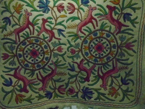 NAMDHA KASHMIR FELT WOOL TEXTILE 3' X 4' VERY CLEAN BEAUTIFUL COLORS - Picture 1 of 11
