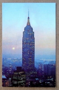 Cartolina "EMPIRE STATE BUILDING AT NIGHT - NEW YORK CITY" - Anni '60 - Vintage - Picture 1 of 2