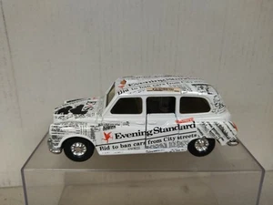 AUSTIN FX4 LONDON TAXI EVENING STANDARD 1:36 CORGI NO BOX - Imagen 1 de 7