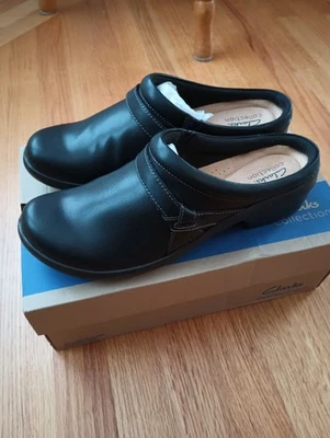 Women's Clarks NEW  Clogs Angie Mist Black Leather 10 Med 261 67638  - Image 1 of 4