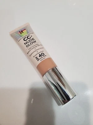 It Cosmetics Cc Nude Glow Color Correcting Skin Tint SPF 40 - Image 1 of 4