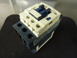 Bobina contactor de arranque Schneider Telemecanique LC1D38 BL 24 VDC 2,4 W (30876) - Imagen 1 de 8