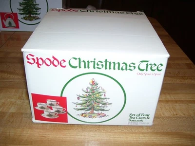 Set of 4 Spode Christmas Tree Cups & Saucers in Box England - Image 1 of 4