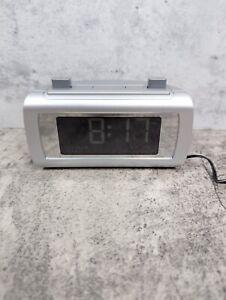 Brookstone 4511 TimeSmart Self Setting Dual Wake Digital Alarm Clock TESTED