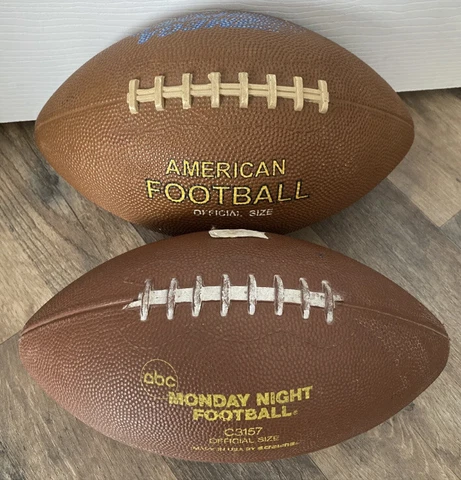 3 NFL NEW YORK GIANTS ABC MONDAY NIGHT FOOTBALL VINYL BACKPACK & FOOTBALLS LOT Cover