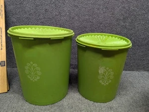 Vintage Tupperware Servalier Green Round Container Starburst w/ Lid - PAIR - Picture 1 of 7
