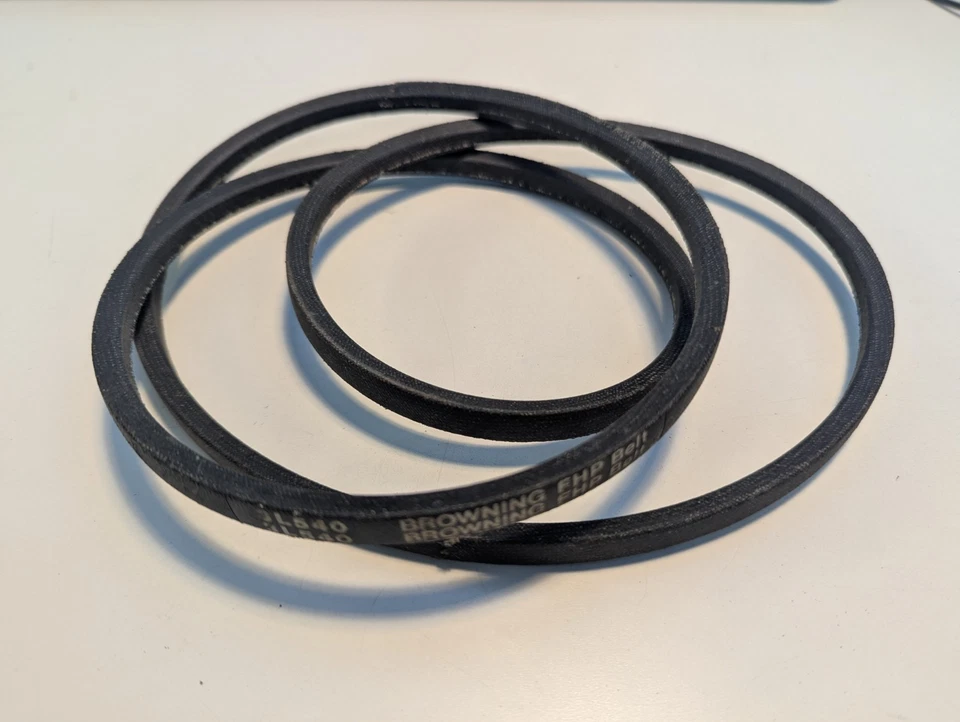 CINTURÓN EN V INDUSTRIAL Y CORTACÉSPED MARRÓN 3L540 3/8" X 54" OD Foto 1 de 1