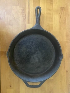 Padella padella vintage in ghisa 12" con anello fumogeno - senza marchio - Foto 1 di 6