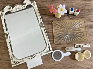 Pedigree Sindy Dressing Table Mirror & Accessories tray perfume powder hair etC - Picture 1 of 4