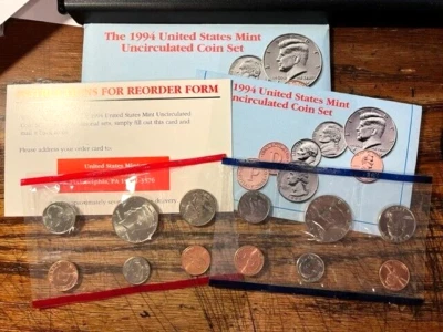 1994 P & D Mint Set/OGP #19253 - Image 1 of 3