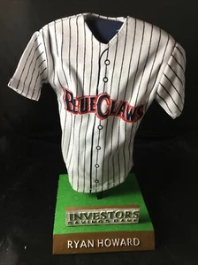 2011 RYAN HOWARD RETIREMENT JERSEY SGA STATUE - Bild 1 von 6