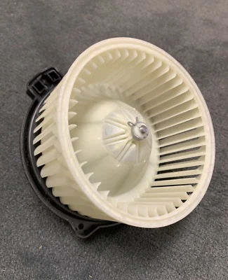 Motor soplador HVAC TYC - 700028 / 87103-33050 - para Lexus ES300 2000-2001 Foto 1 de 3