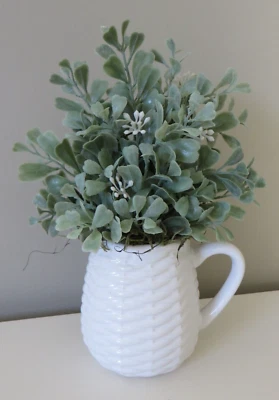 Цветочная зеленая аранжировка в керамическом кремовом кувшине — весенний домашний декор No508 - Изображение 1 из 4