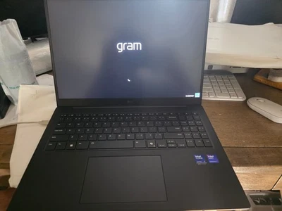 Ultrabook LG Gram 16 Pro pulgadas Intel Core Ultra 7 Series 2 258V 32Gb RAM 2 TB SSD Foto 1 de 4