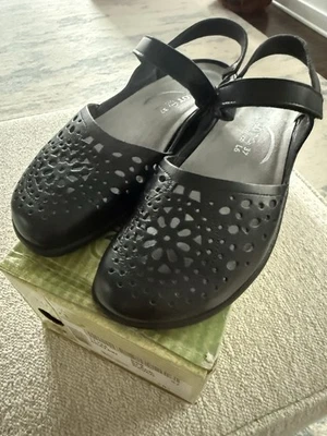 NAOT Mujer Arataki Cuero Negro, Talla EU37 (Us 6-6.5), Excelente Estado Foto 1 de 4