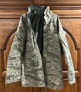 US Military Issue - GORE-TEX PARKA JACKET - Medium - Regular - All Purpose Env. - Picture 1 of 3