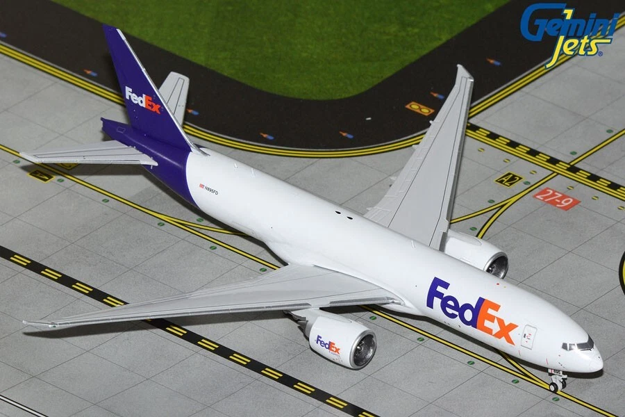 FedEx Boeing 777F New Livery N895FD Gemini Jets GJFDX2304 Scale 1:400 IN STOCK - Image 1 of 1