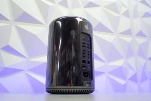 Apple Mac Pro A1481 Late 2013, 6-Core 3.5GHz 64GB 2TB SSD Dual FirePro D500 - Afbeelding 1 van 5
