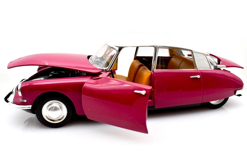 Modellino auto scala 1:24 CITROEN DS 19 quattroruote collection modellismo epoca - Immagine 1 di 4
