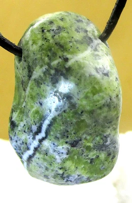 CHYTA  SERPENTIN  XL   Trommelstein gebohrt    EDELSTEIN  ANHÄNGER    Nr.6 - Bild 1 von 2