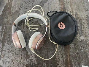 Auriculares Inalámbricos Beats Solo3 Oro Rosa - Auxiliares y Estuche Usados Estado Como Se Muestra - Imagen 1 de 6
