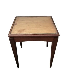 Mesa auxiliar pequeña de roble con inserto de cristal altura 45 cm - Imagen 1 de 12