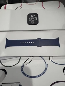 Apple Watch SE (Gen 2) GPS Argent Aluminium Bleu Sp Bracelet M/L 44MM V330 - Photo 1 sur 5