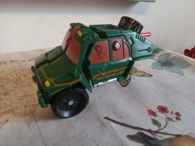 Figura de acción Transformers 2006 Cybertron Scout Class Overhaul llave incompleta Foto 1 de 4