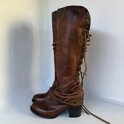 Botas de couro artesanais Freebird by Steven COAL femininas tamanho EUA 7 altura do joelho conhaque - Imagem 1 de 4