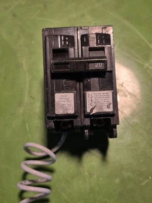 Siemens single pole 20amp bolt in shunt trip breaker - Image 1 of 2