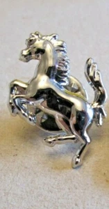 Juego de 2 prendedores insignia o solapa sombrero Ferrari en níquel plateado - Imagen 1 de 7