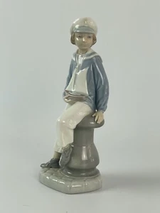 Lladro BOY con YATE Sailor 1998 Retirado #4810 - Imagen 1 de 3