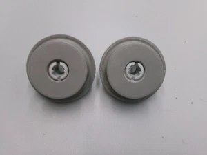 Blomberg LDV42124 Dishwasher lower basket wheels (x2) genuine used parts - Picture 1 of 3