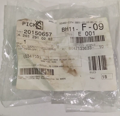 Mercedes Benz A2012910282 Pad Foot Pedals for 190 190D 190E C220 C230 C250 C300 - Image 1 of 4