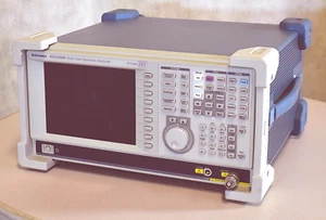 TEKTRONIX RSA3303B REAL TIME SPECTRUM ANALYZER DC to 3GHz WARRANTY WATCH VIDEO - Picture 1 of 20