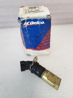 NEW OEM Crankshaft Position Sensor 1999-2002 Olds Aurora Intrigue 3.5L  10456594 - Image 1 of 4
