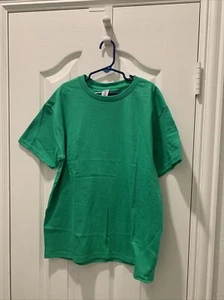 2 PACK Plain Greem Gildan Kids Unisex Cotton Tshirt Size Medium - Picture 1 of 3